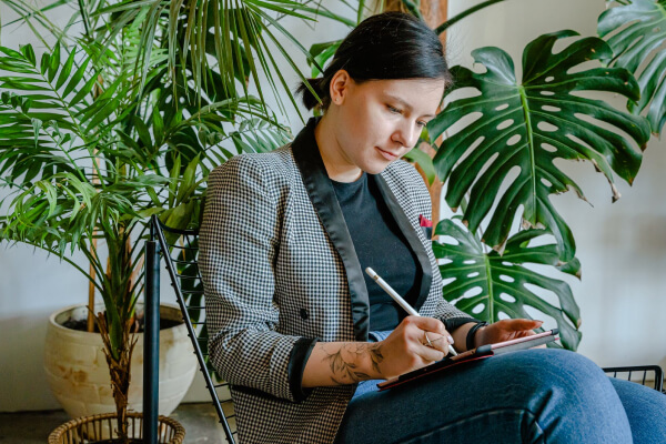 photo of calligraphy artist.jpg